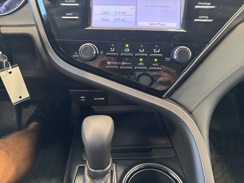 Used 2019 Toyota Camry LE image 27