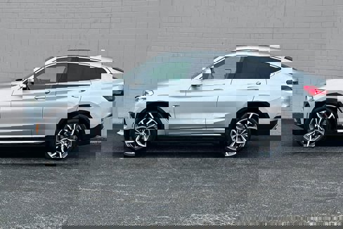 Used 2021 BMW X4 xDrive30i image 9