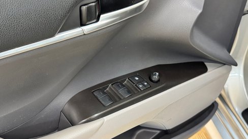 Used 2023 Toyota Camry LE image 13