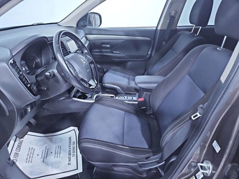 Used 2017 Mitsubishi Outlander ES image 9