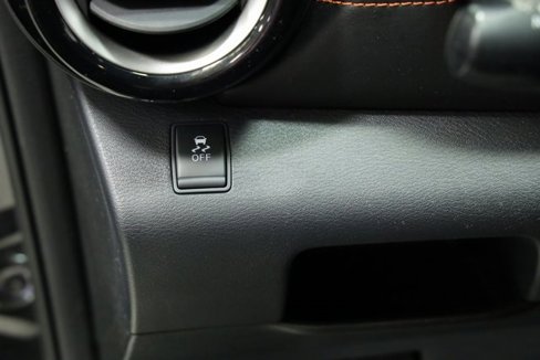 Used 2018 Nissan Kicks SR image 20