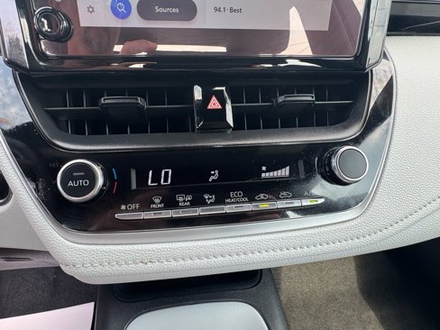 Used 2023 Toyota Corolla SE image 25
