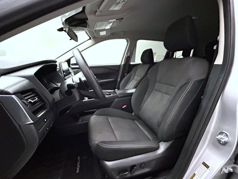 Used 2024 Nissan Rogue SV image 10