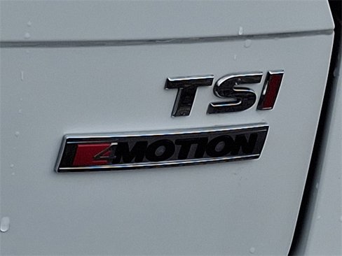 Used 2018 Volkswagen Tiguan SEL image 32