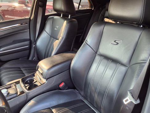 Used 2022 Chrysler 300 S image 10