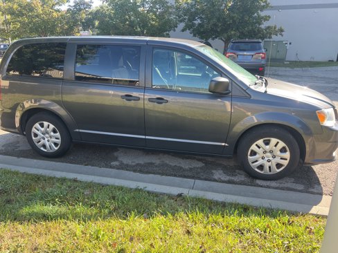 Used 2019 Dodge Grand Caravan SE w/ UConnect Hands-Free Group image 4