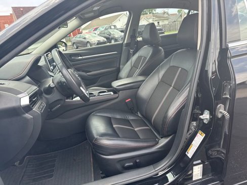Used 2023 Nissan Altima 2.5 SR image 11