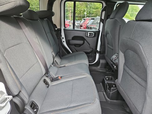 New 2025 Jeep Gladiator Sport image 17