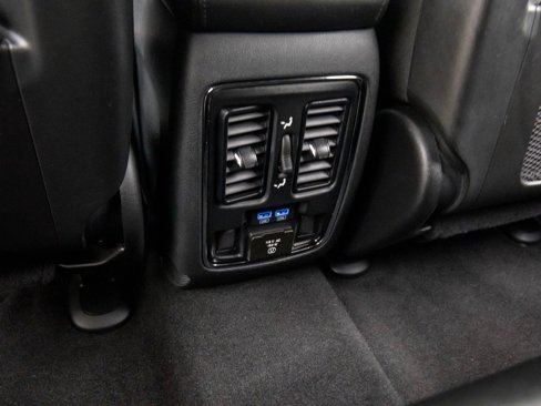Used 2019 Jeep Grand Cherokee Limited image 17