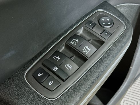 Used 2022 Dodge Charger SXT w/ Leather Interior Group image 17