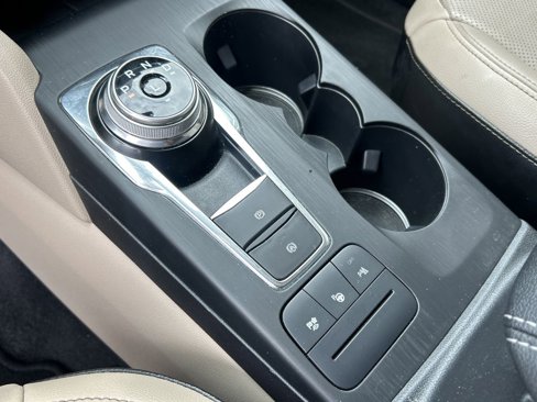 Used 2020 Ford Escape Titanium image 25