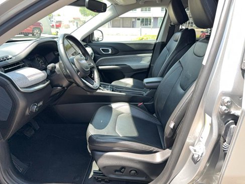 Used 2022 Jeep Compass Latitude image 11