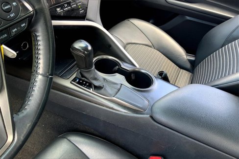 Used 2021 Toyota Camry SE image 18