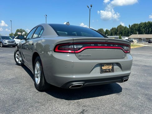 Used 2023 Dodge Charger SXT image 2