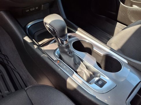 Used 2022 Chevrolet Malibu LT image 9