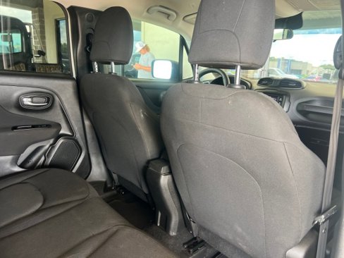 Used 2020 Jeep Renegade Sport w/ Sport Appearance Group image 28