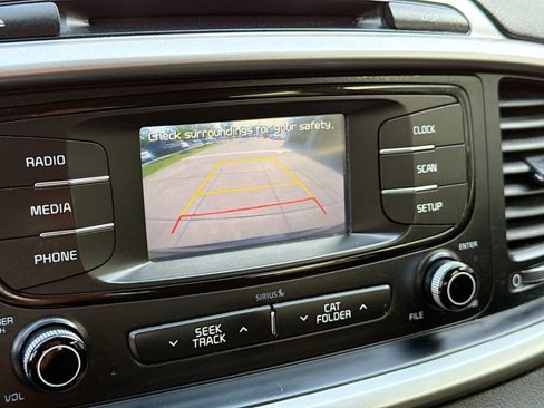 Used 2016 Kia Sorento LX image 14