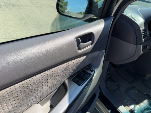 Used 2010 Toyota Sienna LE image 10