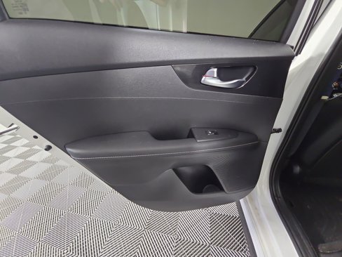 Used 2023 Kia Forte GT-Line w/ GT-Line Premium Package image 16