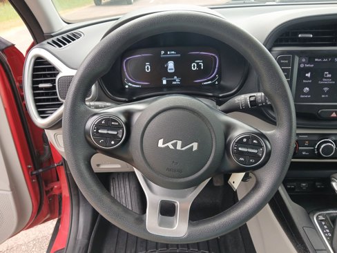 Used 2023 Kia Soul LX w/ LX Technology Package image 10