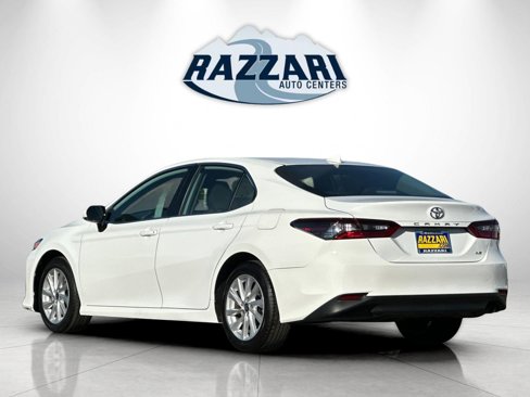 Used 2024 Toyota Camry LE image 5