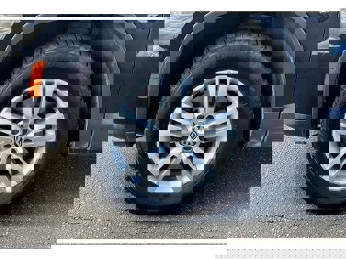 Used 2016 Volkswagen Tiguan S image 9