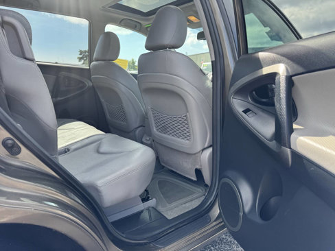 Used 2011 Toyota RAV4 Limited image 35