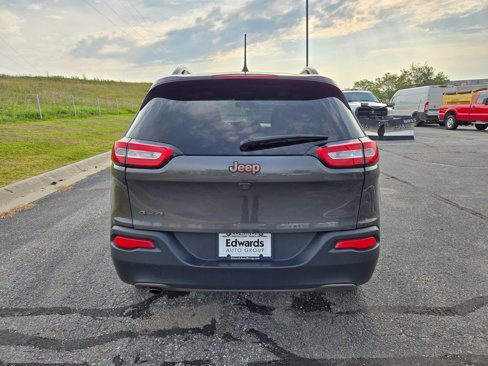 Used 2017 Jeep Cherokee Latitude w/ Comfort/Convenience Group image 5