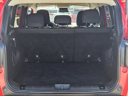 Used 2019 Jeep Renegade Latitude image 20