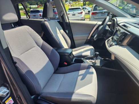 Used 2013 Toyota RAV4 XLE image 12