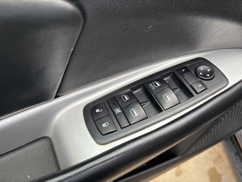 Used 2019 Dodge Journey SE image 16
