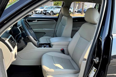 Used 2022 Volkswagen Atlas SE w/ Black Wheel Package image 7