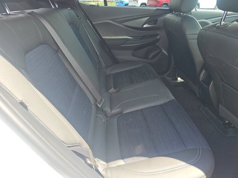 Used 2025 Buick Envista Preferred image 15