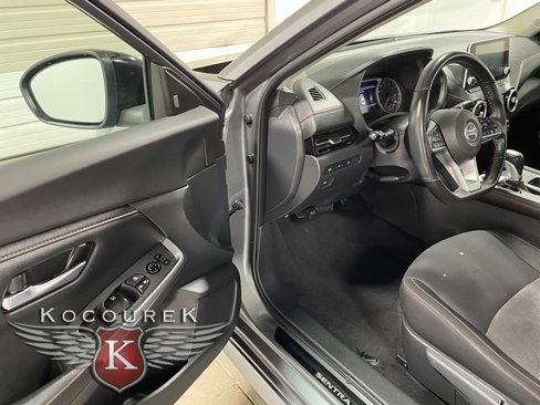 Used 2022 Nissan Sentra SR w/ Lighting Package image 10