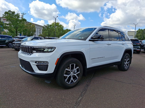 Used 2024 Jeep Grand Cherokee Limited w/ MOPAR Finishing Package image 3