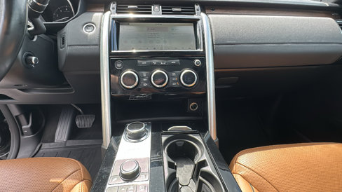 Used 2017 Land Rover Discovery HSE image 21