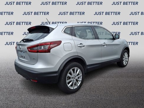 Used 2022 Nissan Rogue Sport S image 6