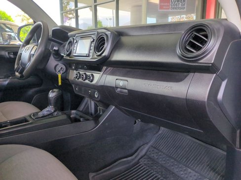 Used 2017 Toyota Tacoma SR image 17