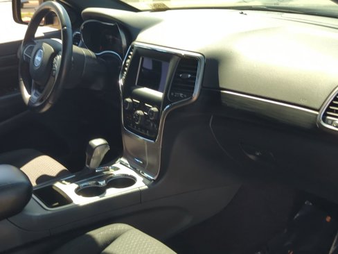 Used 2019 Jeep Grand Cherokee Laredo image 21