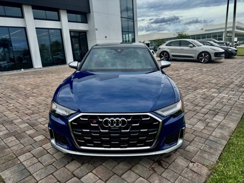 Used 2025 Audi S6 Prestige w/ Prestige Package image 2