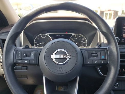 Used 2023 Nissan Rogue SV image 21
