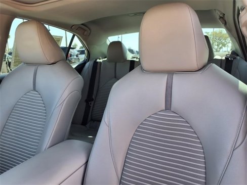 Used 2018 Toyota Camry SE image 25