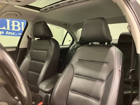 Used 2017 Volkswagen Jetta SE image 29