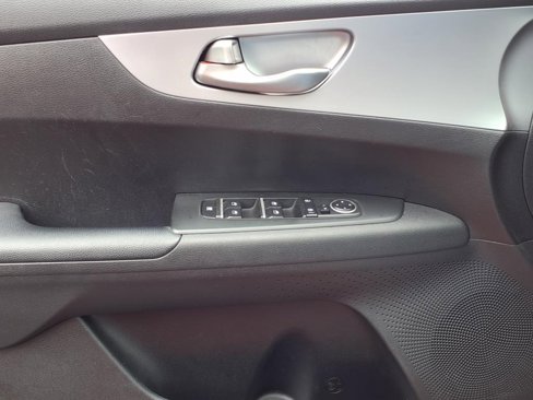 Used 2022 Kia Forte LXS w/ LXS Technology Package image 16
