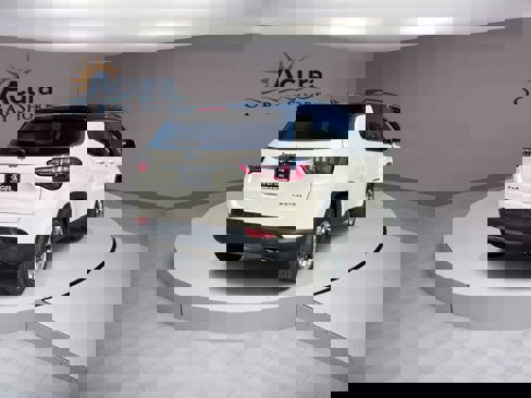 Used 2020 Jeep Compass Limited image 4