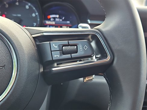 Used 2024 Porsche Macan image 29