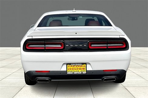 Used 2016 Dodge Challenger SXT Plus image 5