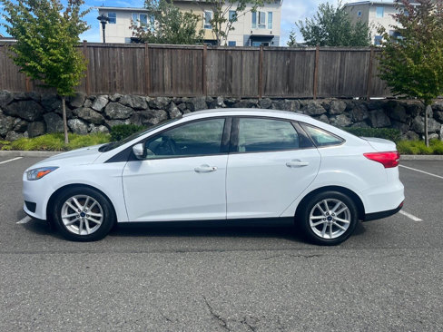 Used 2017 Ford Focus SE image 5