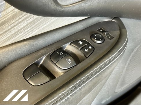 Used 2018 Nissan Murano SV image 18