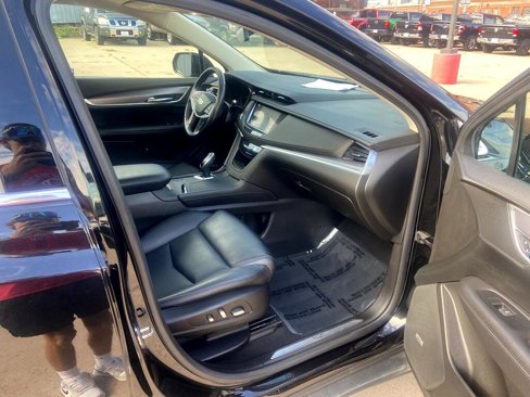 Used 2018 Cadillac XT5 Luxury w/ Driver Awareness Package image 12